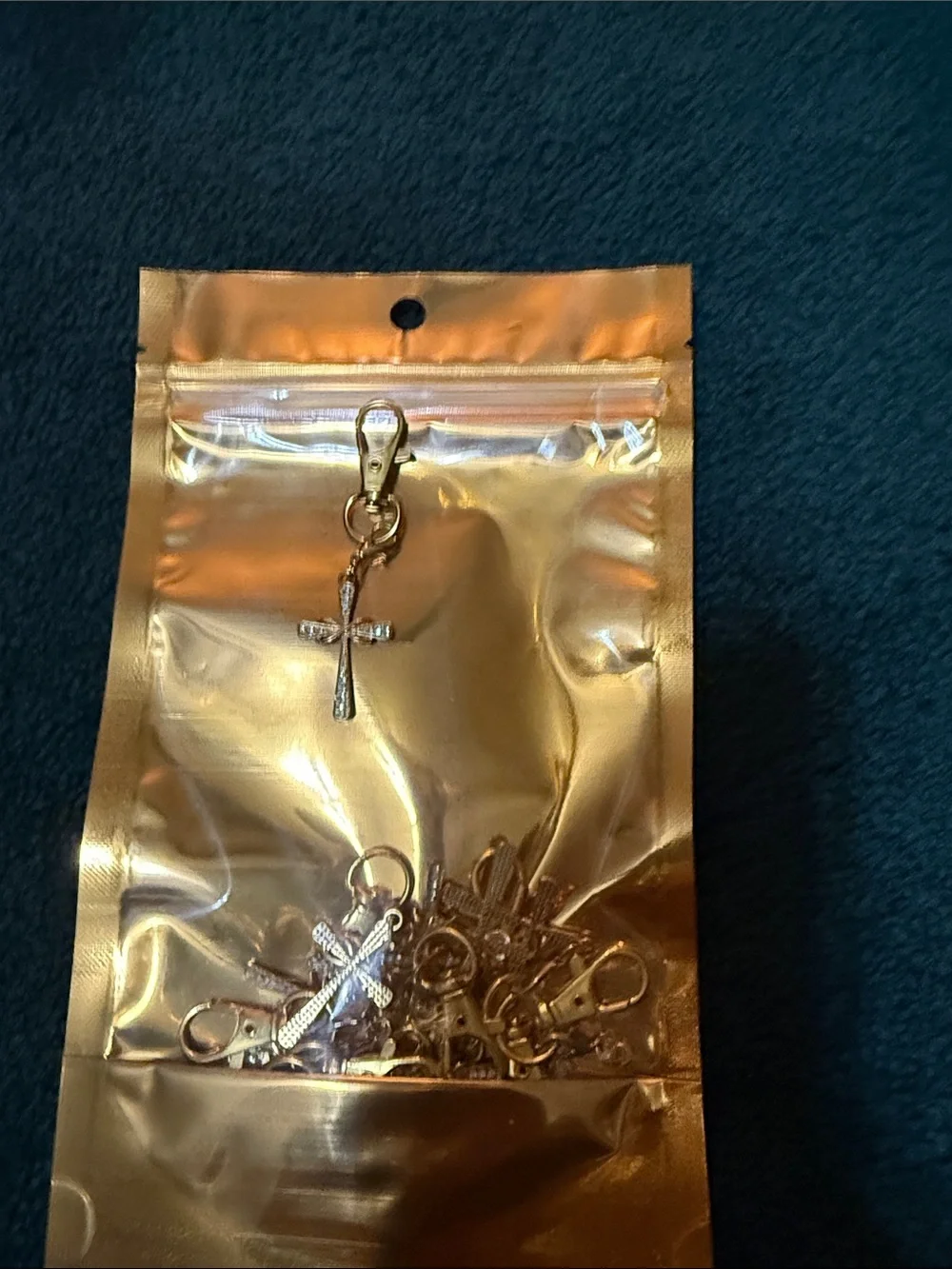 N/A elegant gold